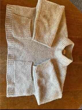 Babaa Cream Turtleneck Pocket Sweater